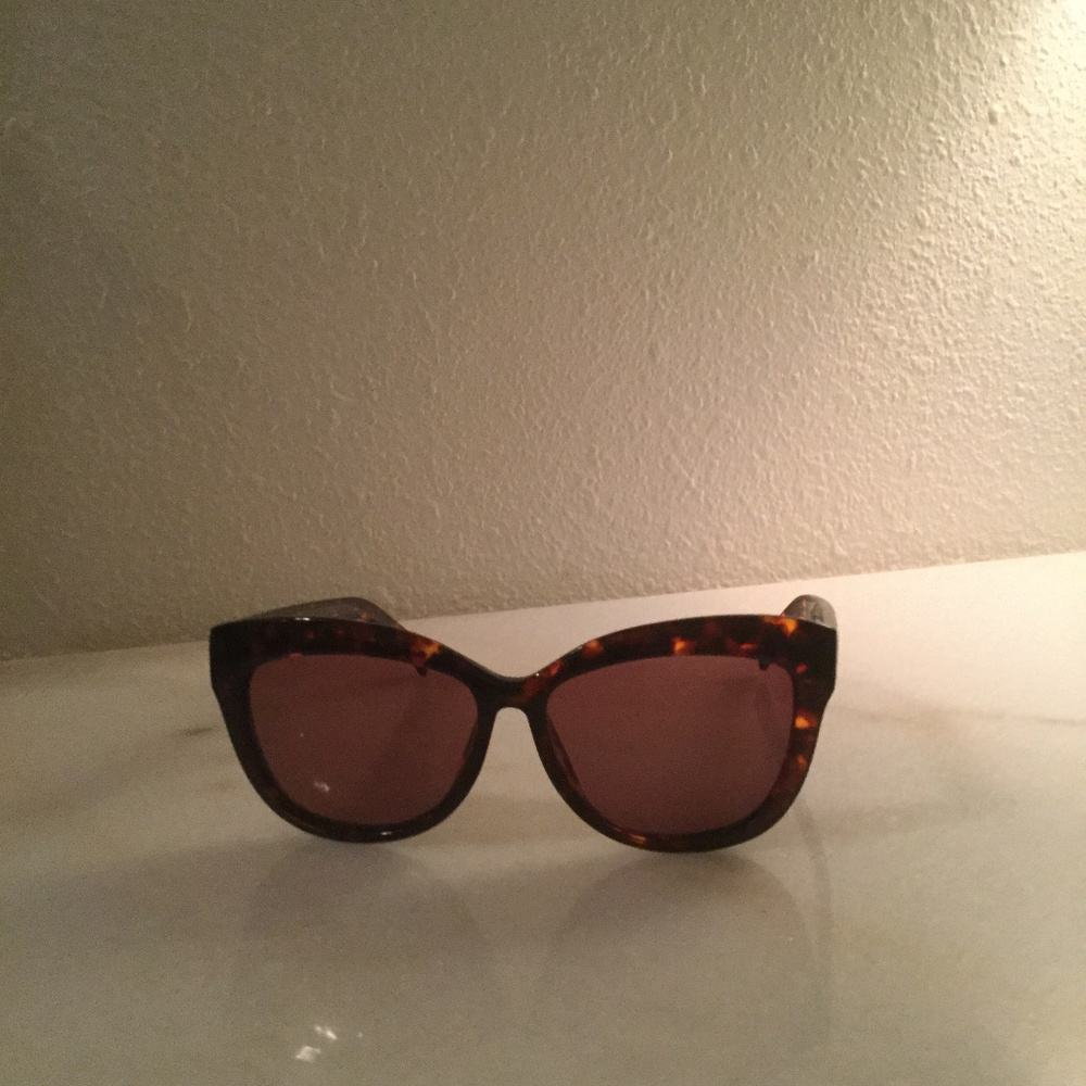 House of Harlow Oversize Cat Eye Sunglasses